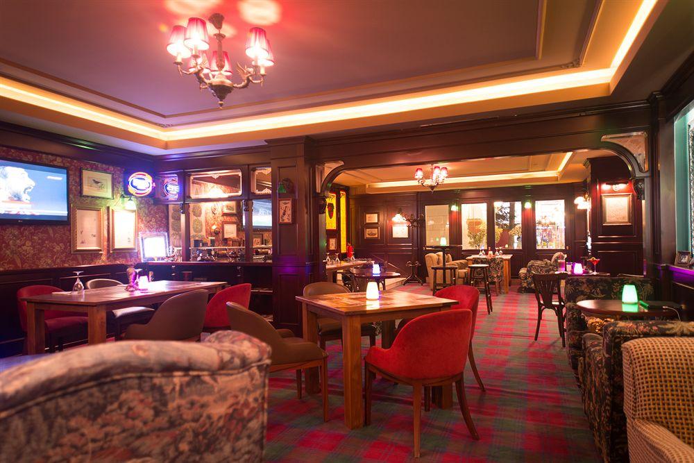 Vogue Hotel Supreme イスタンブール エクステリア 写真 Interior of the bar